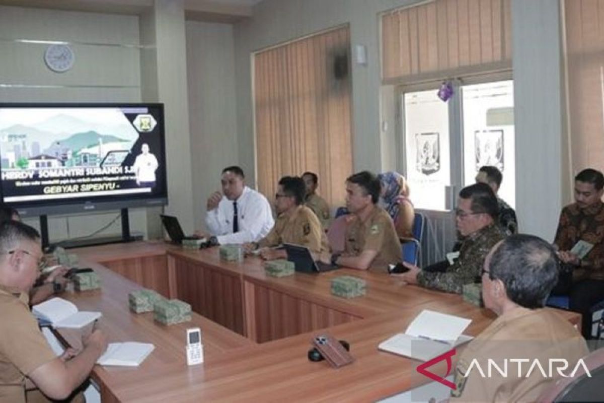 Pemkab Sukabumi luncurkan program Gebyar Sipenyu permudah warga bayar pajak