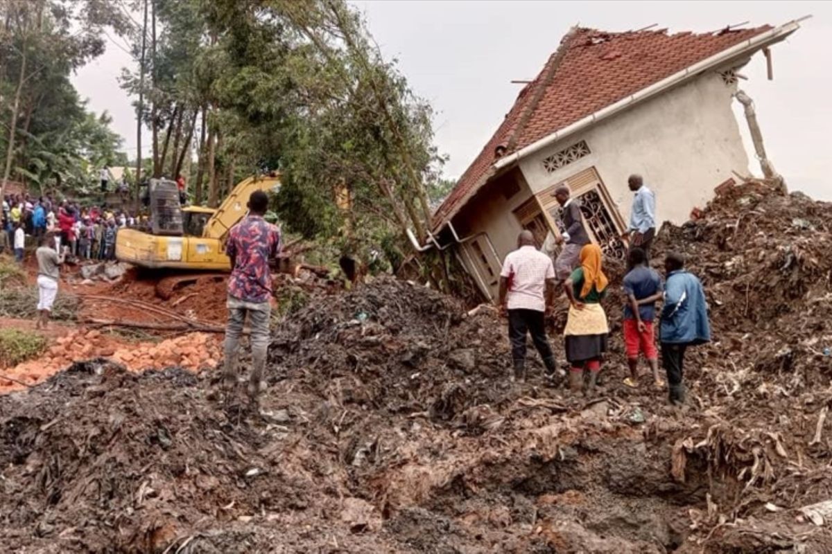 Tragedi di Kampala: 17 jenazah ditemukan di tumpukan sampah yang runtuh, pencarian masih berlanjut