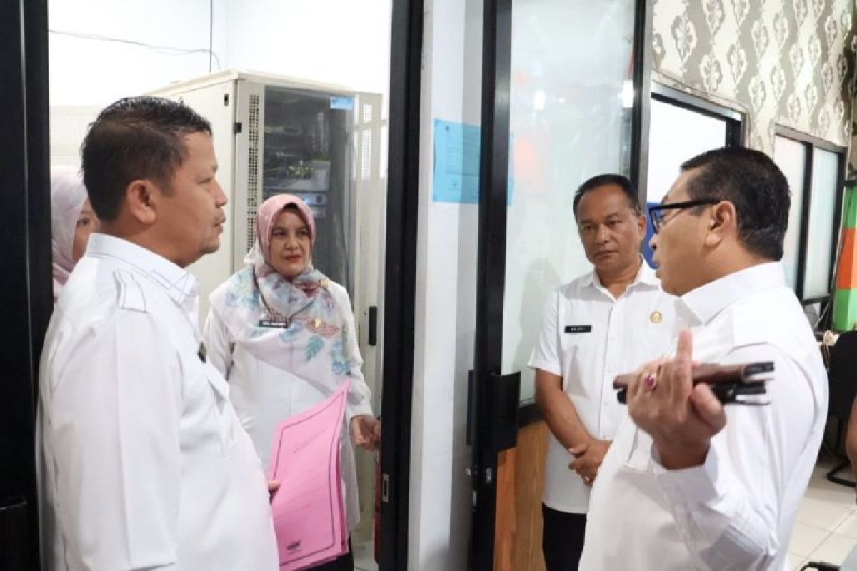 Pj Wako Payakumbuh Sidak Kantor Disdukcapil