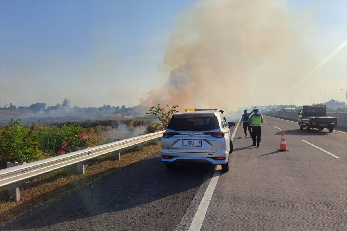 Empat kendaraan terlibat laka beruntun di Tol Surabaya-Mojokerto