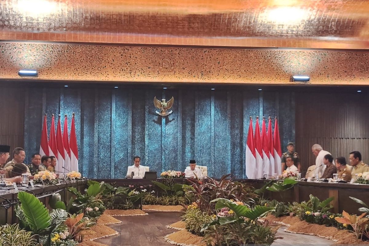 Jokowi urges regional heads to facilitate athlete training for PON