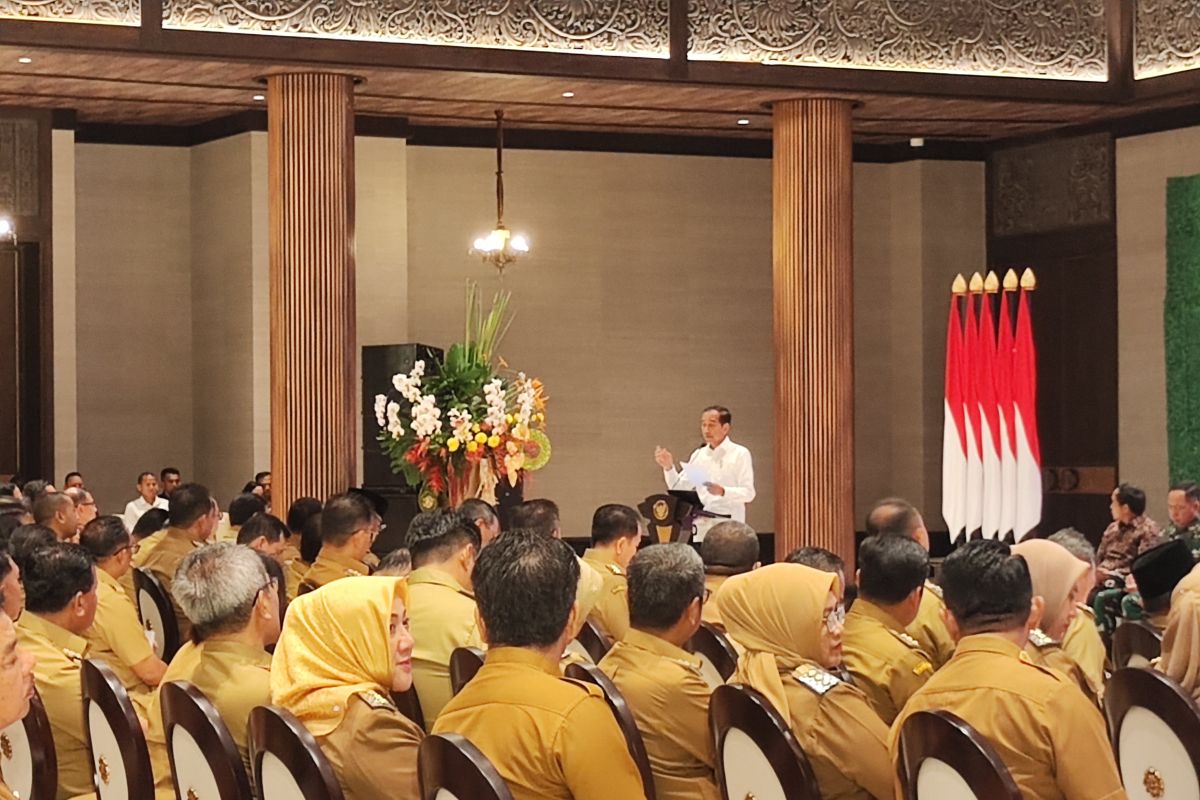 Presiden Jokowi beri arahan kepada ratusan kepala daerah dengan ucapan selamat datang di IKN