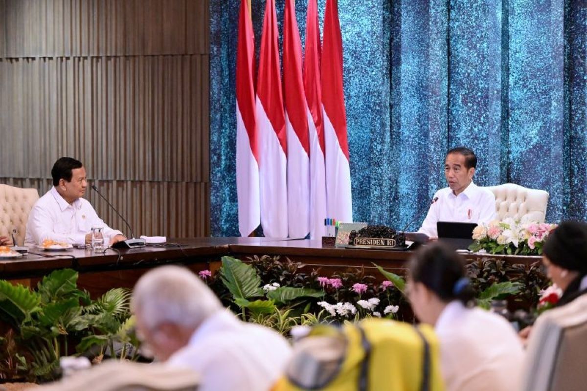 Sidang Kabinet Paripurna di Ibu Kota Nusantara dan sketsa kekompakan para menteri