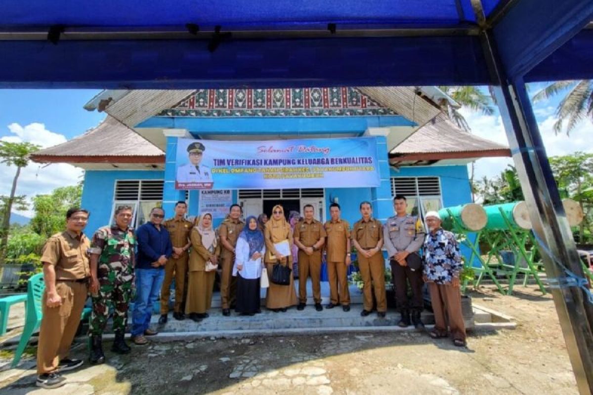 Kampung Keluarga berkualitas Ompang Tanah Sirah di kunjungi tim Provinsi