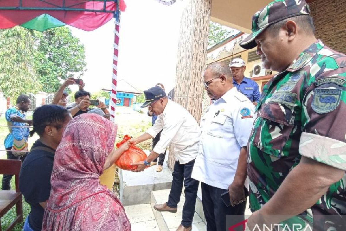 Sorong Selatan gelar pasar murah kendalikan inflasi daerah