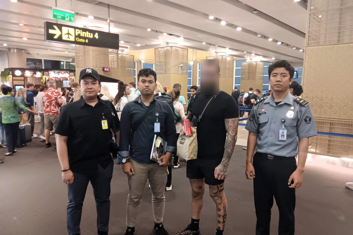 Imigrasi Bali deportasi buronan interpol asal Kanada