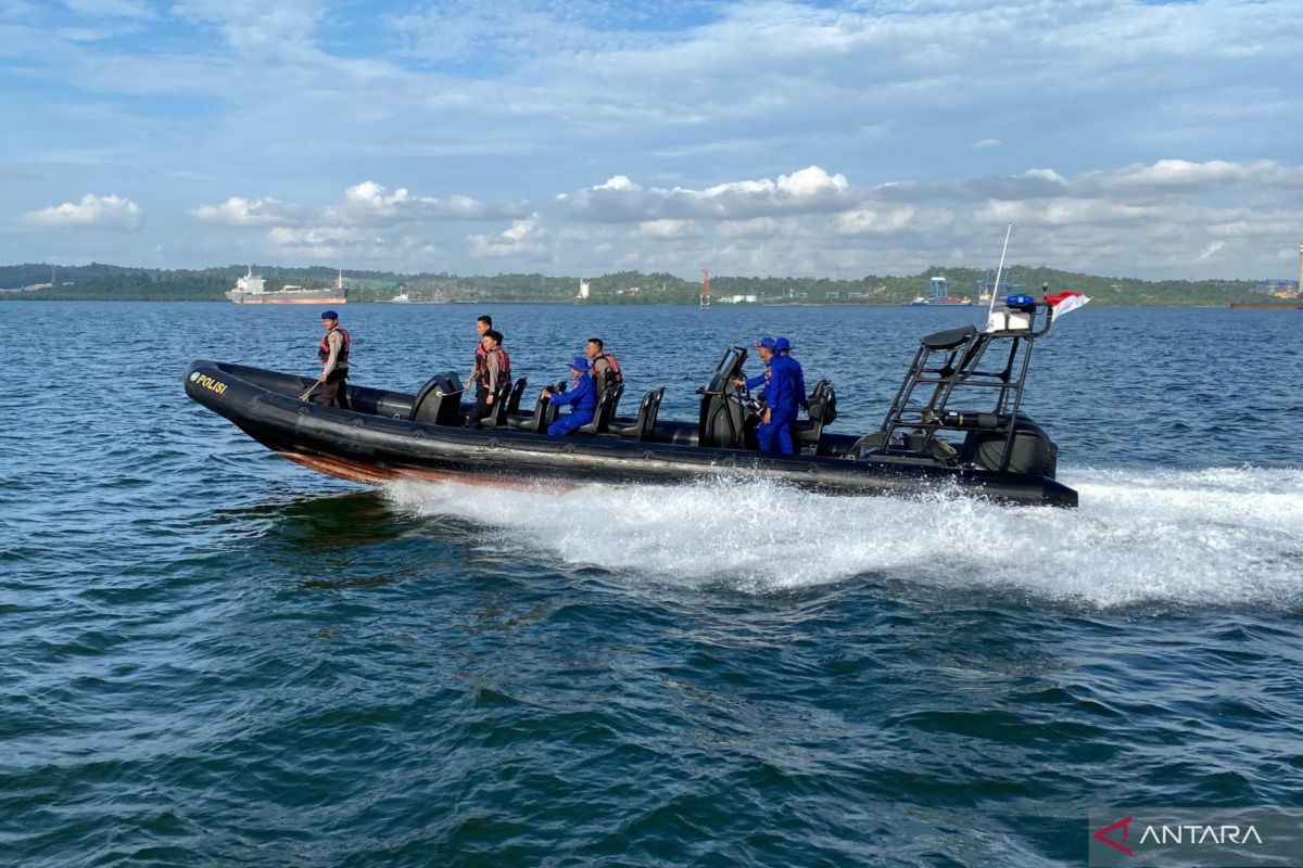 Polairud Polda Kaltim patroli di Teluk Balikpapan jelang  HUT RI di IKN