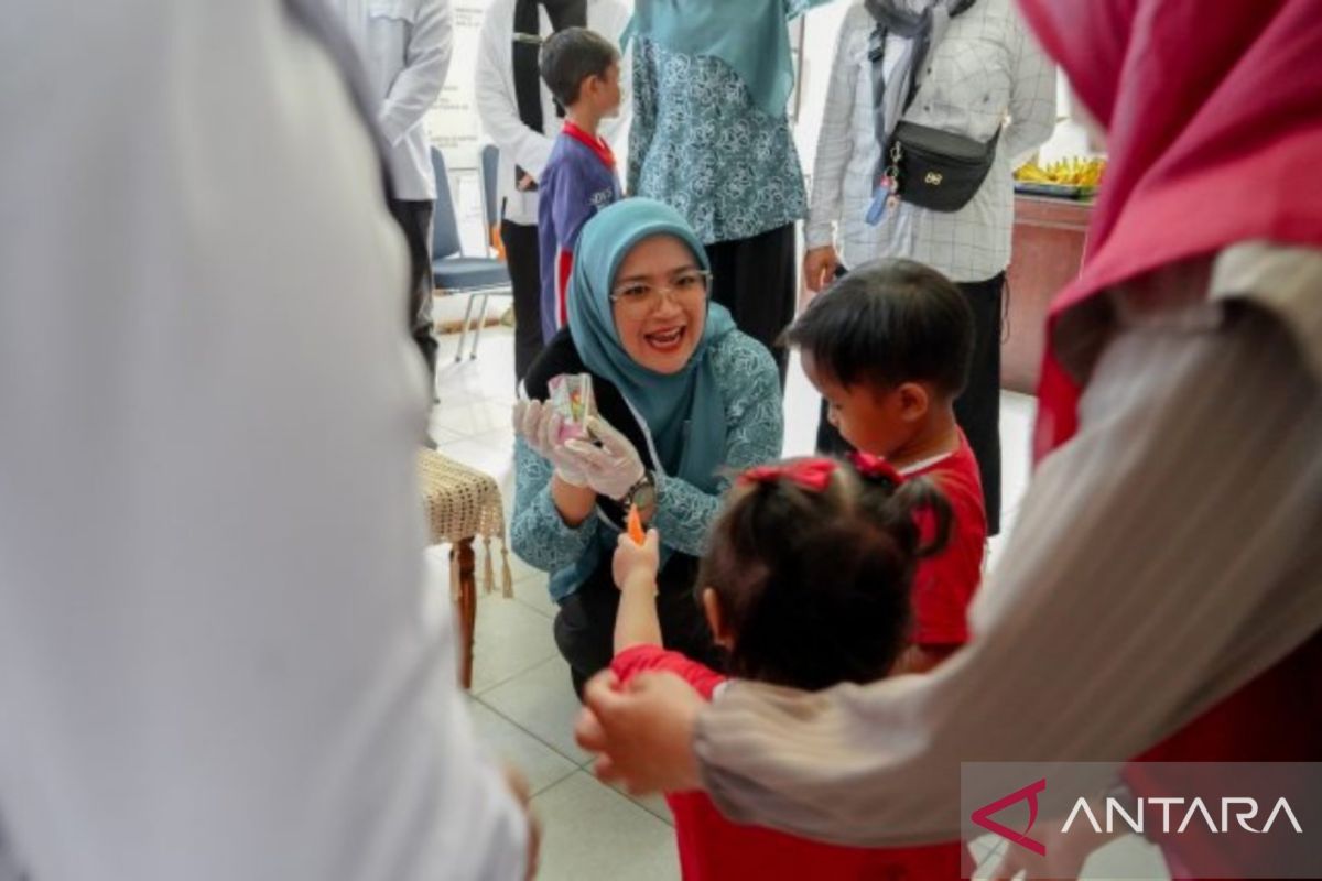 Pj Ketua TP PKK Pangkalpinang ajak orang tua bawa anak imunisasi polio dosis 2