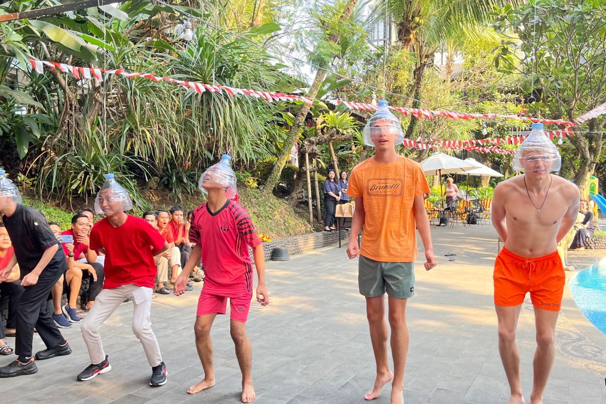 Lomba Agustusan di Ijen Suites Malang diikuti wisatawan mancanegara