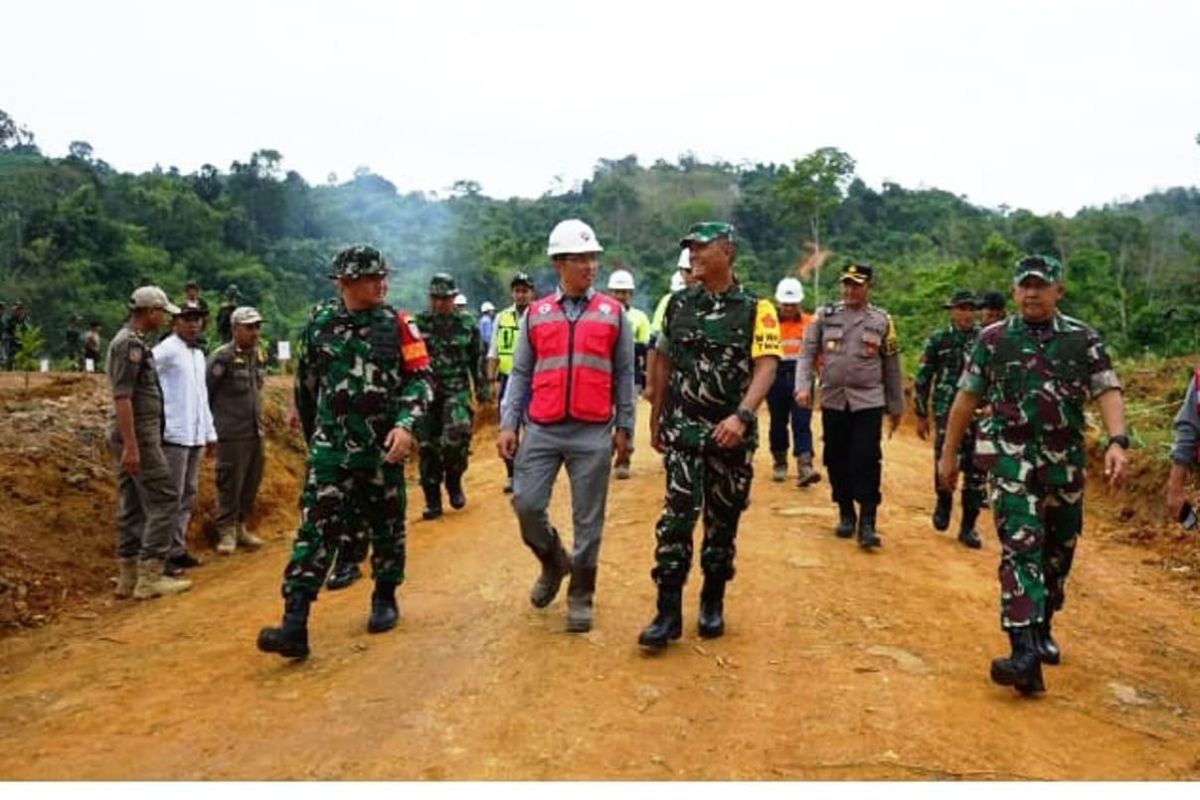 Jalan usaha tani Kabupaten Paser  dari TMMD diyakini pacu ekonomi