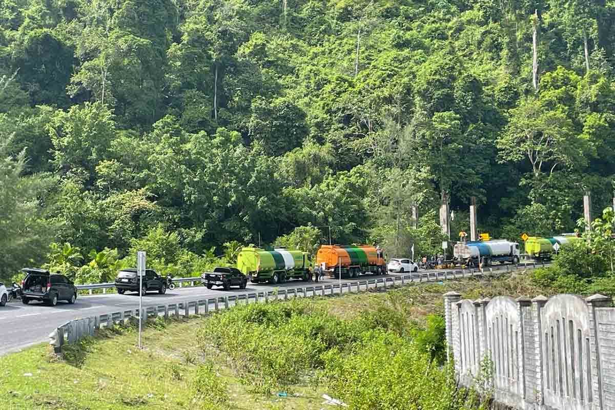 Jalur barat Aceh ditutup karena tumpahan CPO di Gunung Geurutee