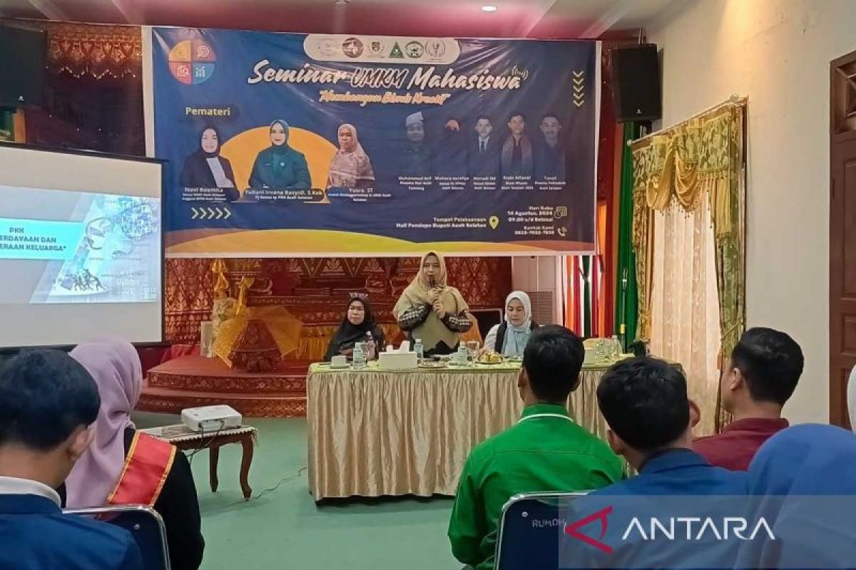 Buka seminar mahasiswa, ini pesan Pj TP-PKK Aceh Selatan