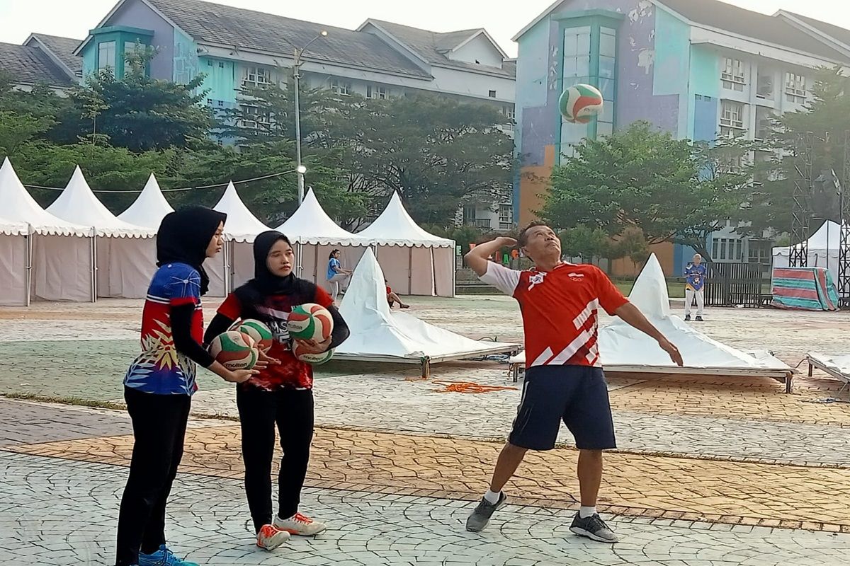 Latihan tim voli putri Sumsel untuk PON XXI/2024