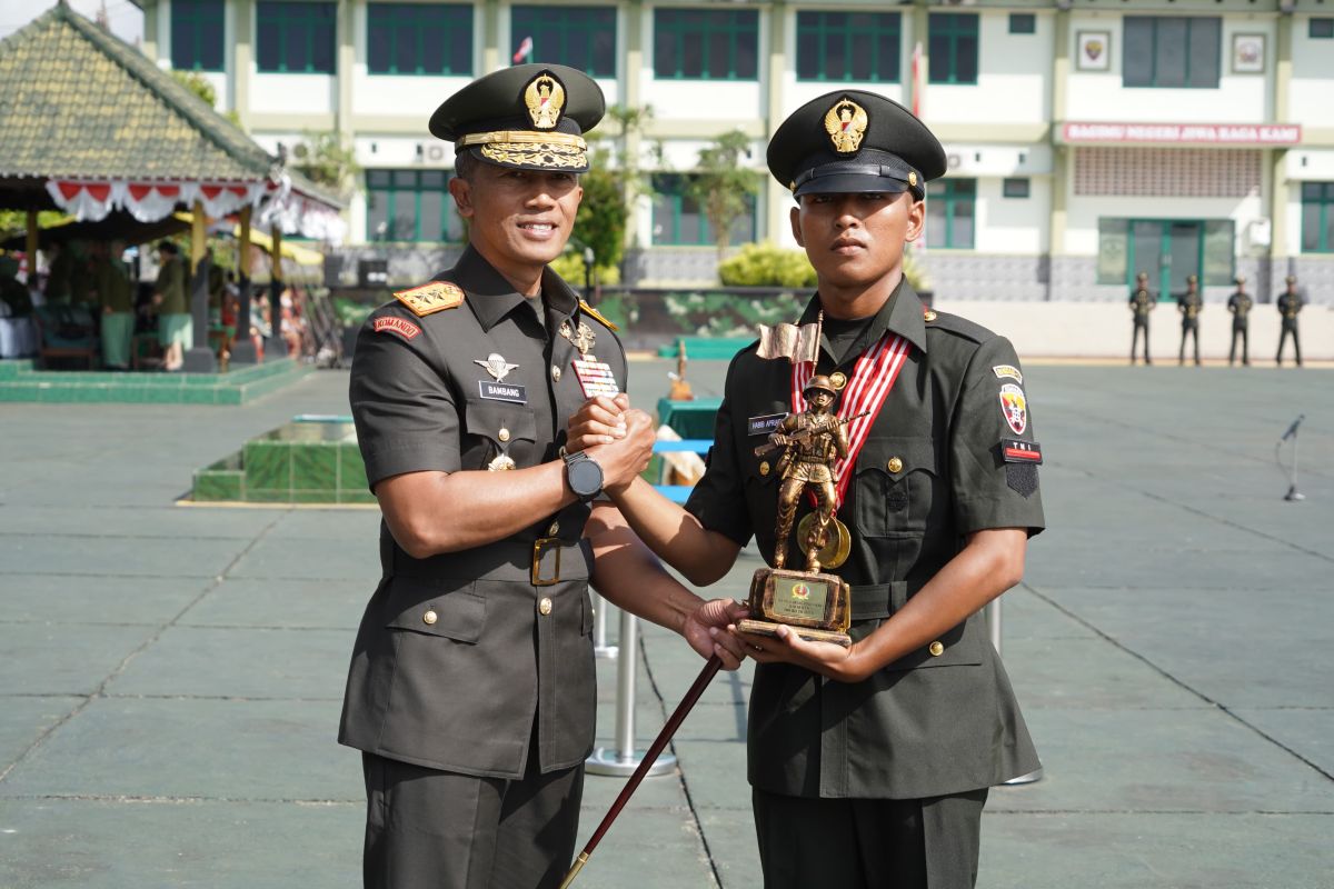 Pangdam Udayana tutup pendidikan bagi 176 prajurit Tamtama di Tabanan