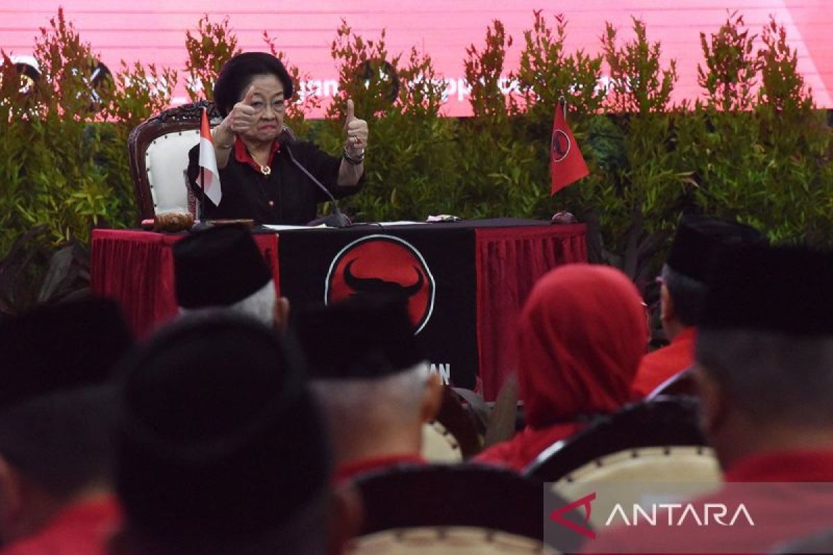 Megawati batal pensiun jadi ketum: Ada yang mau ambil alih PDIP