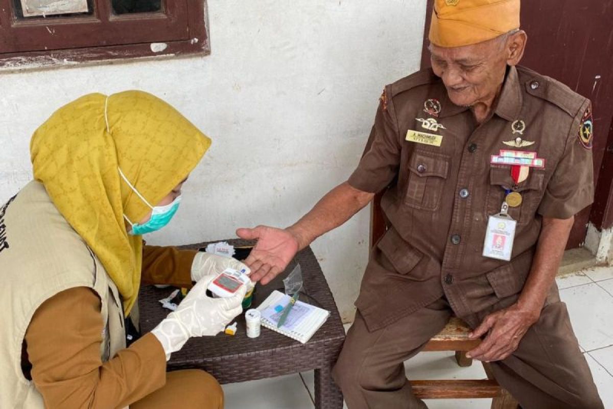 Dinkes Tangerang Selatan gelar pemeriksaan kesehatan veteran