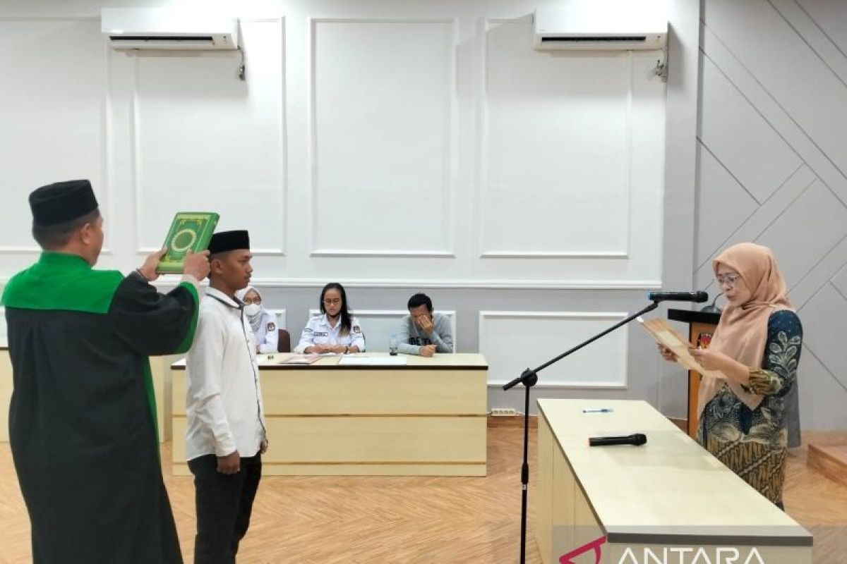 KPU Gorontalo Utara lantik PAW badan ad hoc pilkada 2024