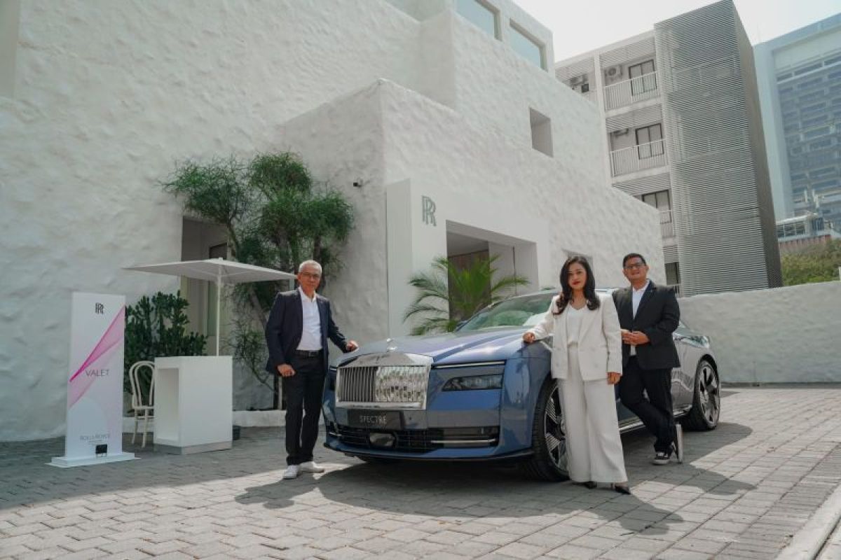 Rolls-Royce perkenalkan mobil listrik 