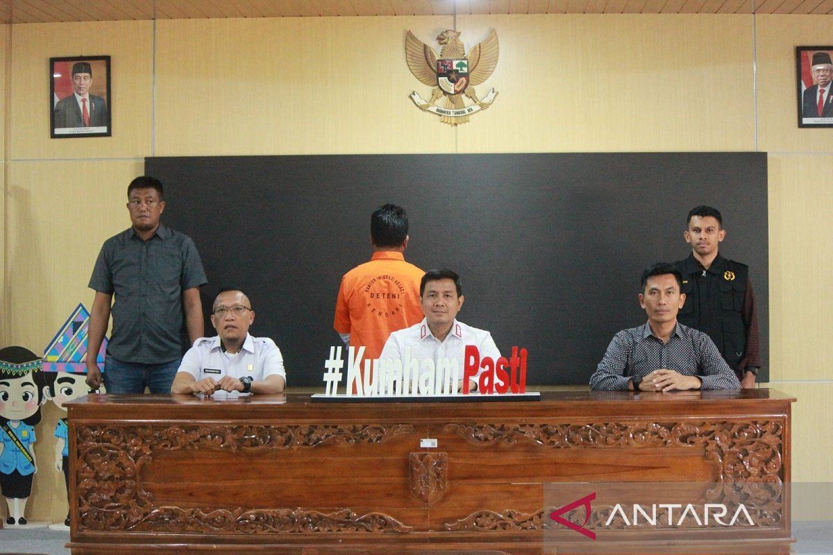 Kendari Immigration Office deports one Chinese national