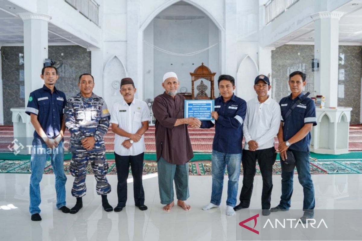 PT Timah serahkan bantuan ke yayasan Baiturrahman Desa Batu Belubang