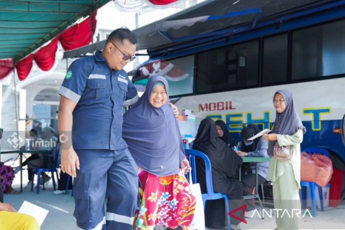 Warga Batu Belubang antusias berobat di Mobil Sehat PT Timah