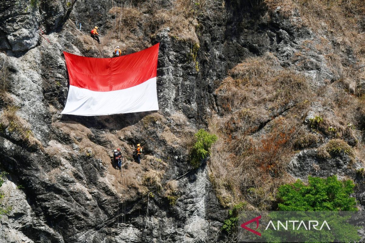 Mempersiapkan Merah Putih terbentang di lereng Wilis