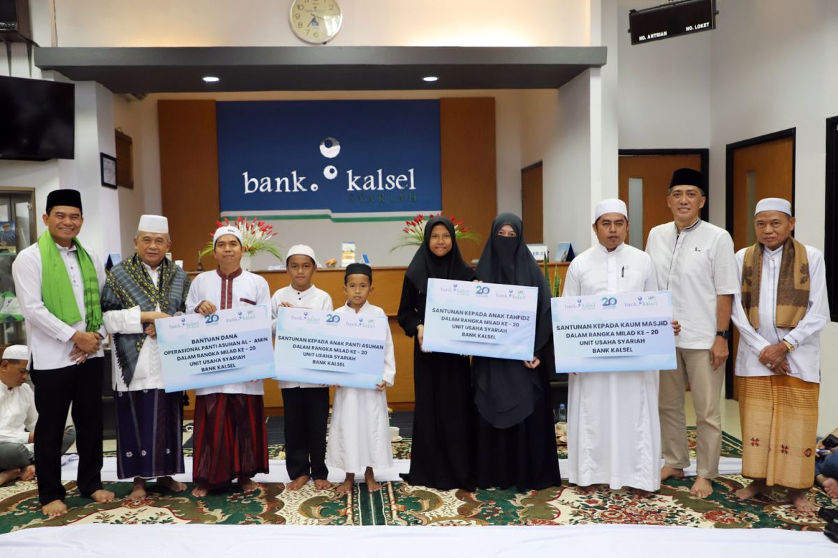 Bank Kalsel beri bantuan Rp351 juta saat Milad Unit Usaha Syariah