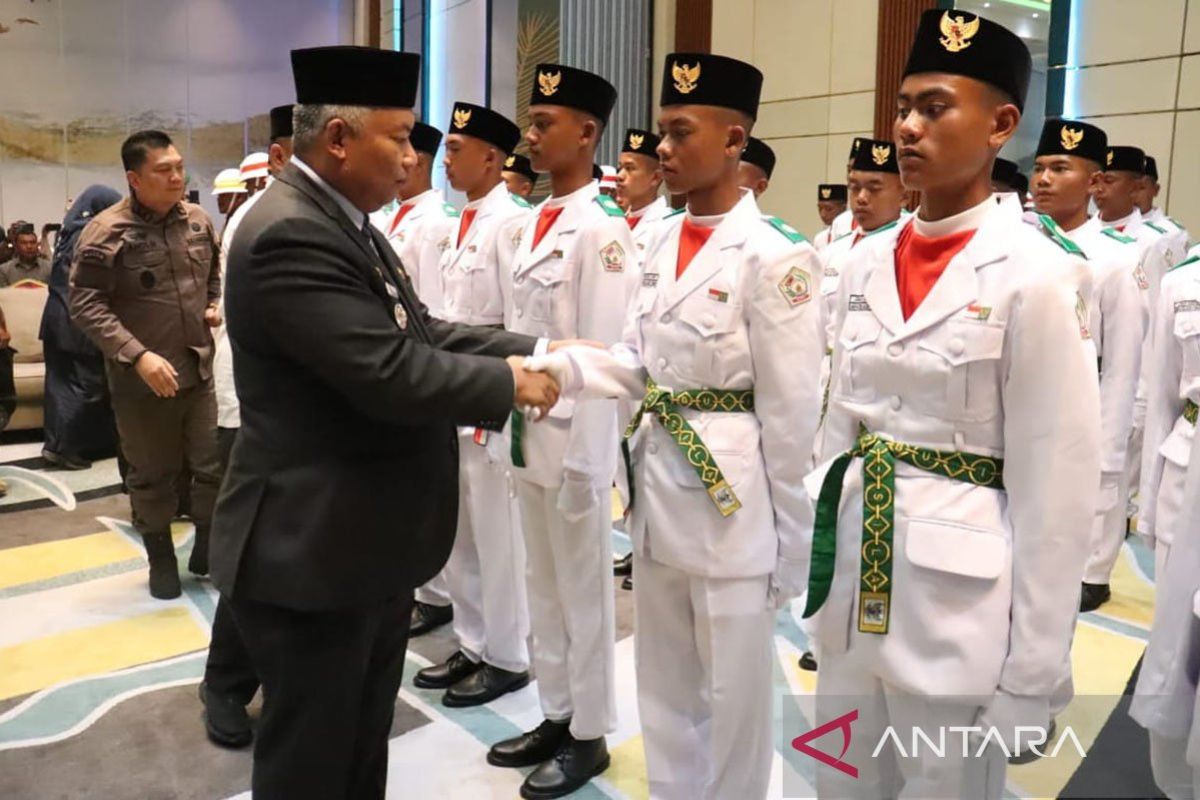 Pj bupati Aceh Tengah kukuhkan Paskibra HUT ke 79 RI, begini pesannya