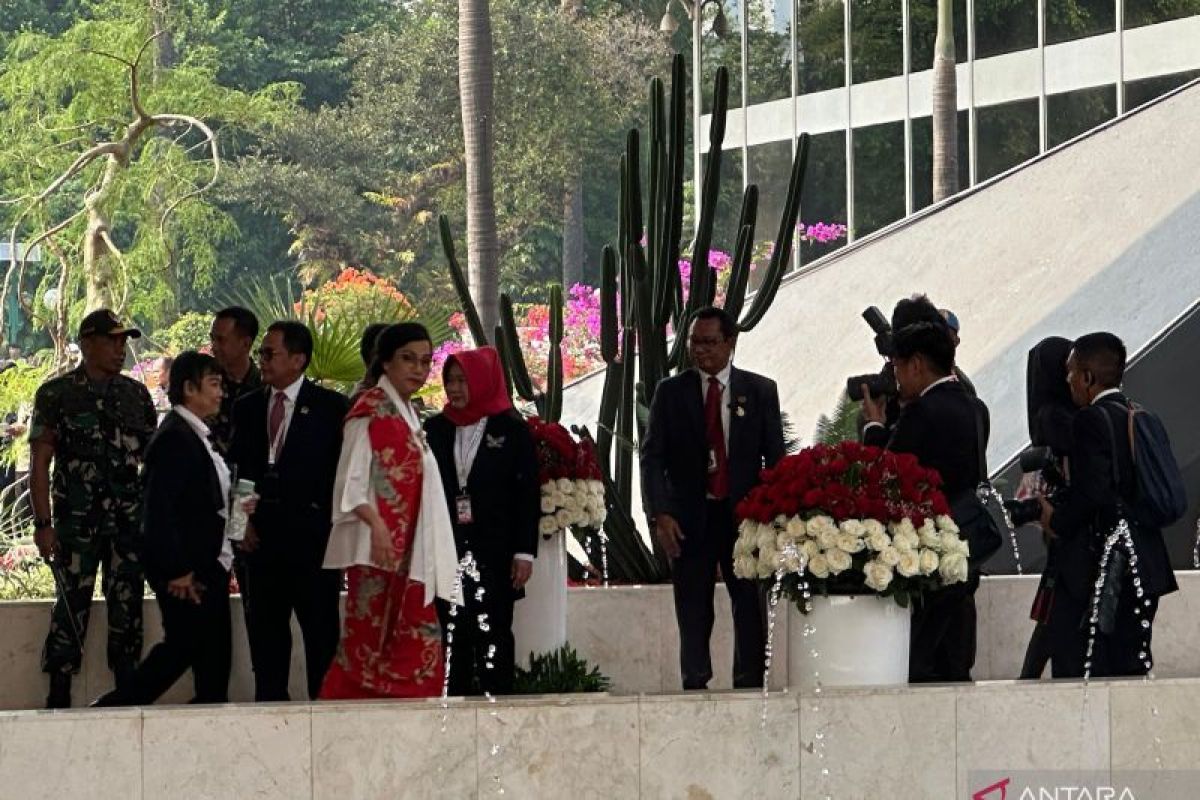 Hadiri Sidang Tahunan MPR, Sri Mulyani kenakan kebaya merah putih