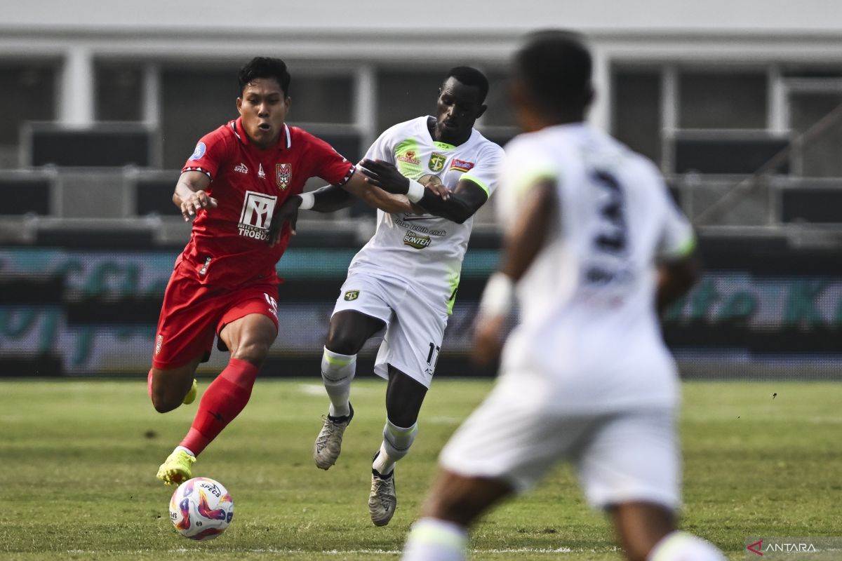 Liga 1 Indonesia - Persebaya versus Malut United berakhir imbang tanpa gol