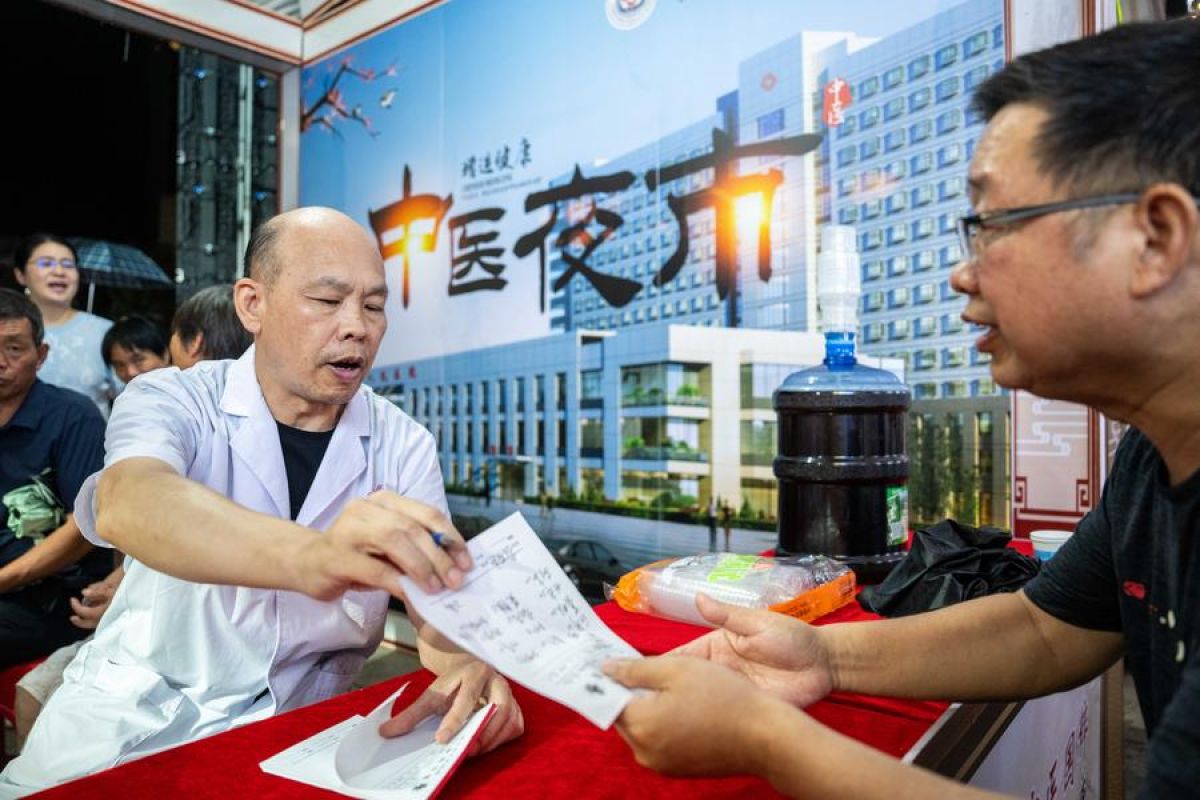 Klinik malam sediakan terapi TCM di Hunan, China tengah