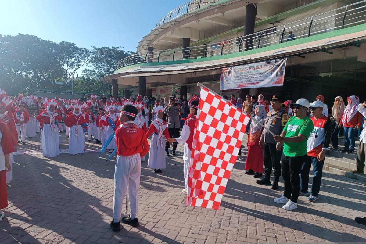 Sebanyak 110 pelajar meriahkan lomba gerak jalan di Limboto