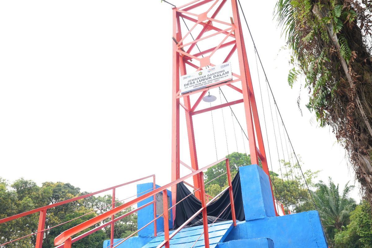 Bangun jembatan gantung, BRI bantu mobilitas dan dorong ekonomi warga desa