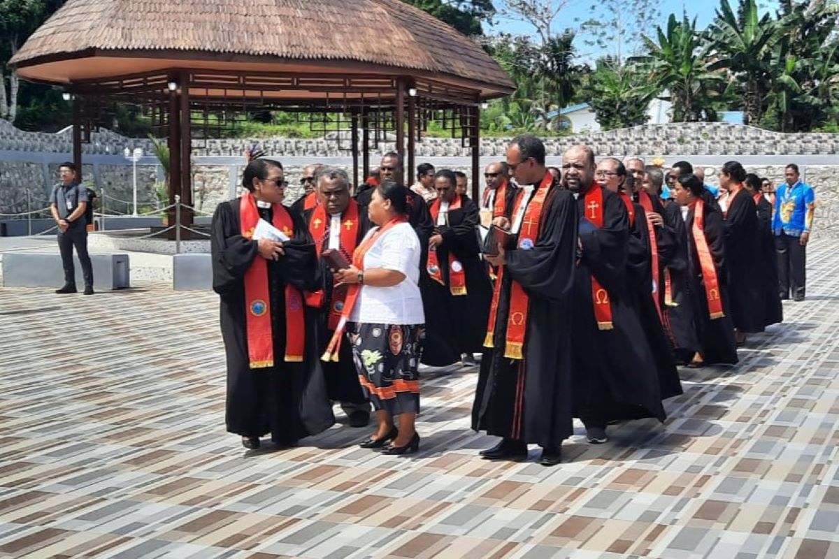 Pemkab Teluk Wondama rampungkan revitalisasi Batu Peradaban Aitumieri