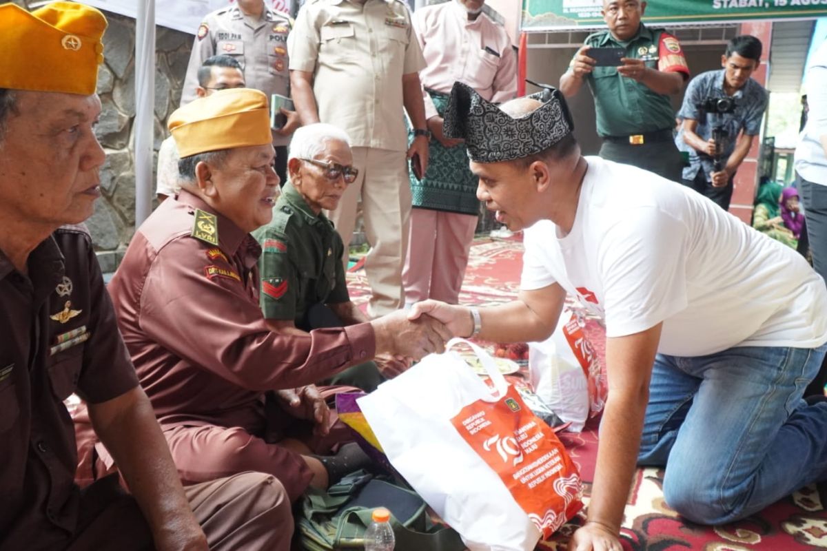 Pj Bupati Langkat doa bersama  para veteran