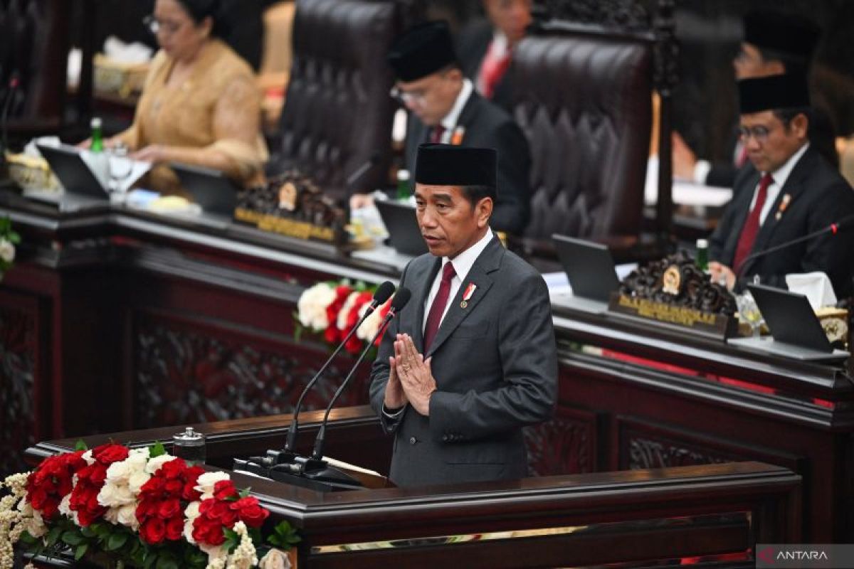 Permintaan maaf Jokowi-Ma'ruf di tengah torehan prestasi