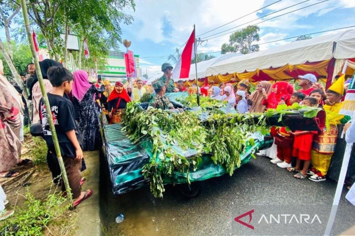 Ribuan siswa di Nagan Raya Aceh pawai karnaval hari kemerdekaan