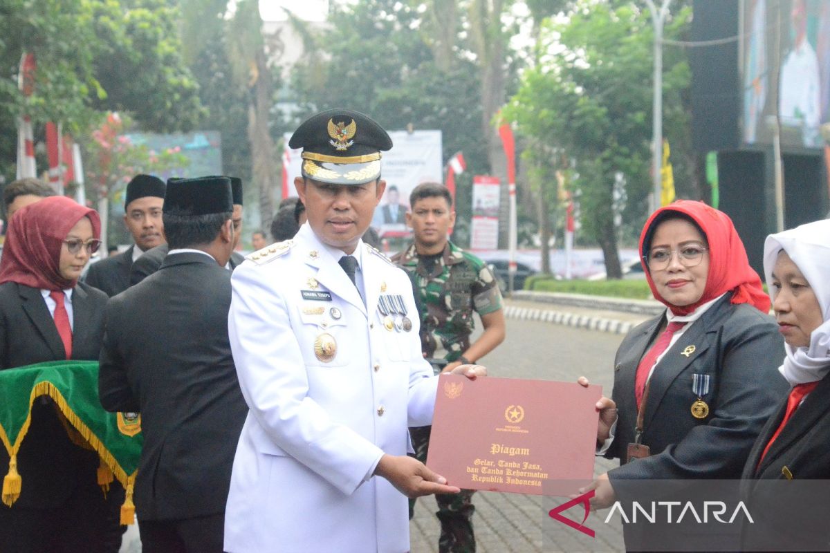 Pemkab Bogor bagikan penghargaan di peringatan hari kemerdekaan