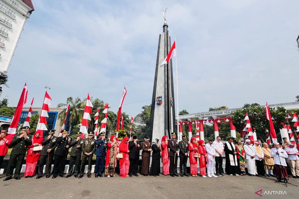 Kota Bogor gelar doa bersama lintas agama di Tugu Kujang peringati HUT RI