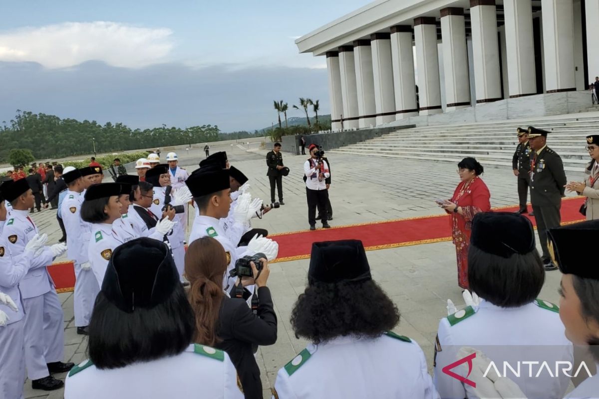 Livenia, pelajar asal Kaltim terpilih bawa baki Sang Saka Merah Putih di IKN