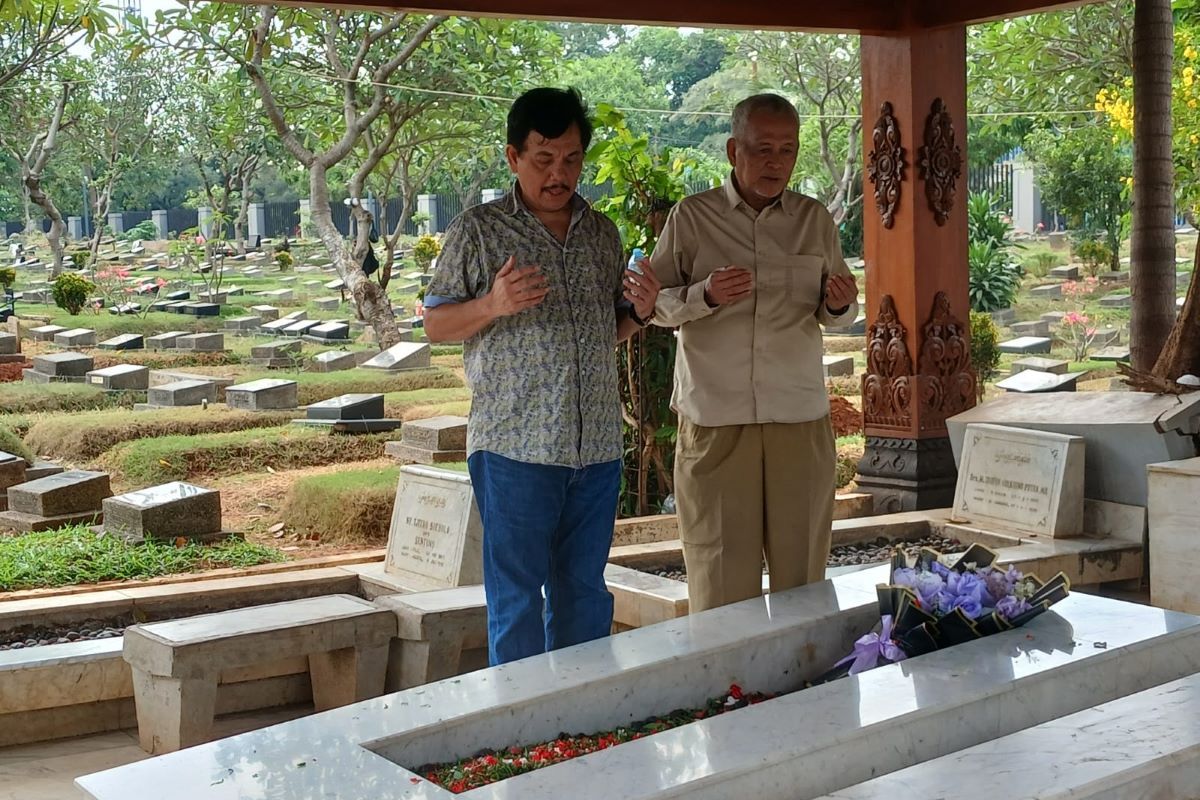 Syahganda minta makam Rachmawati Soekarnoputri dipindah ke TMP Kalibata