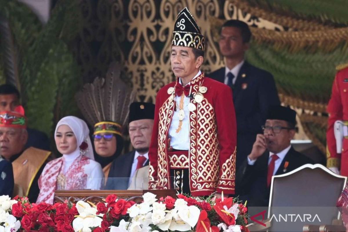 Presiden Jokowi pimpin upacara penurunan bendera di IKN