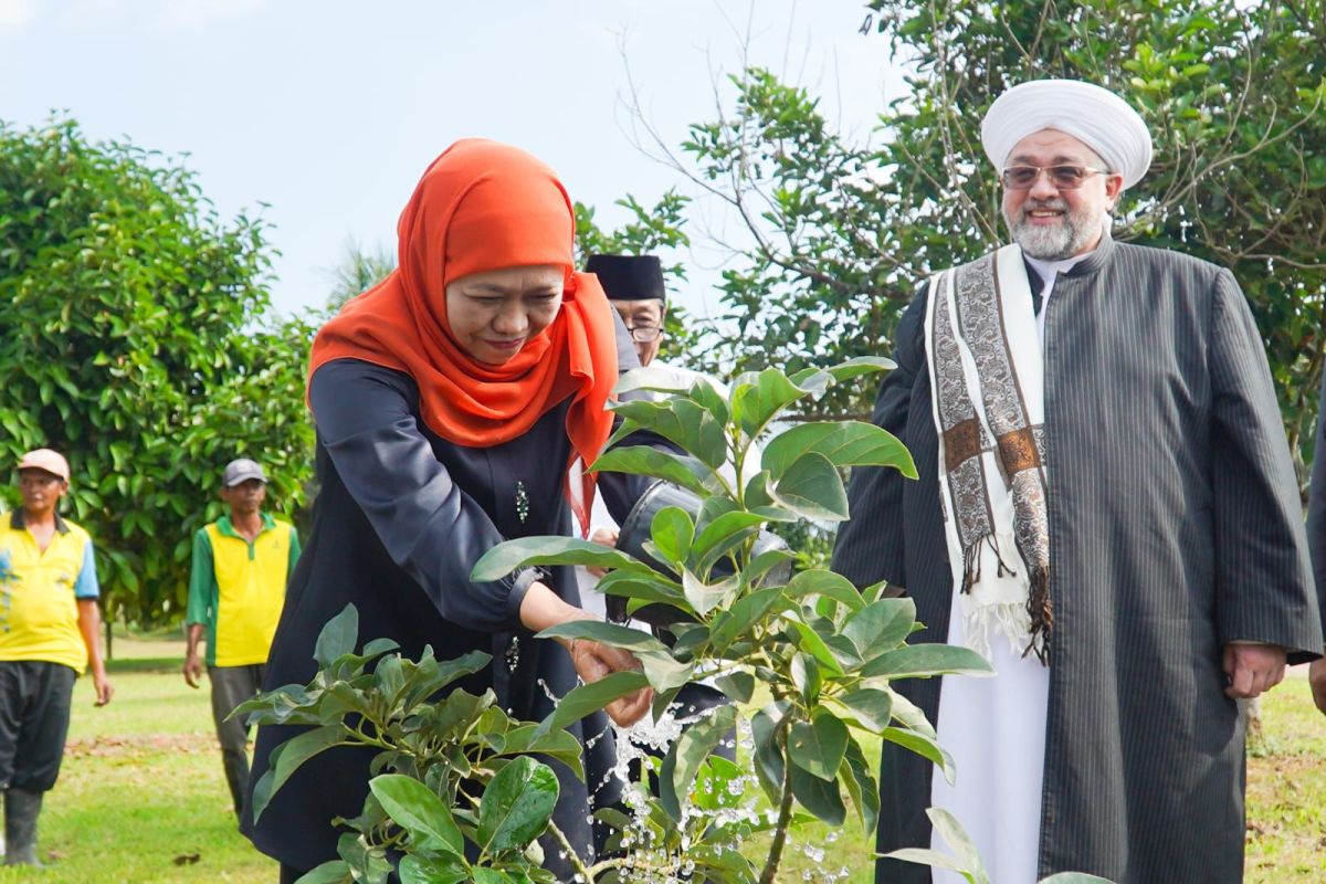 Khofifah kenalkan kekayaan agrikultur Jatim ke Syekh Afeefuddin