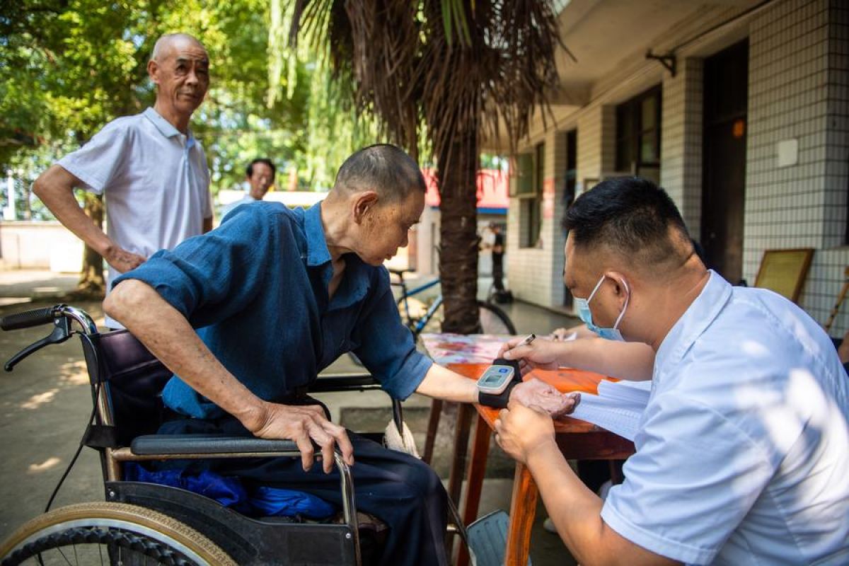 China tingkatkan layanan kesehatan bagi lansia