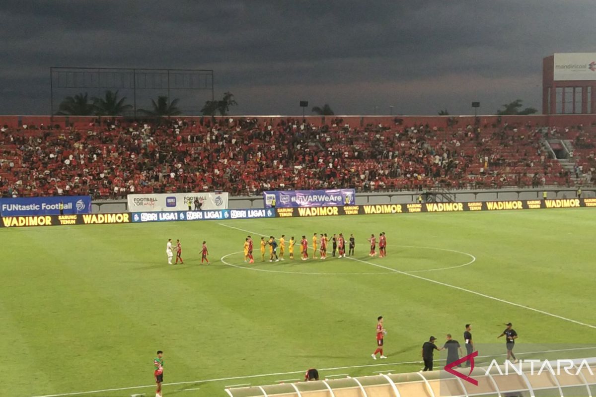 Bali United gilas Semen Padang 2