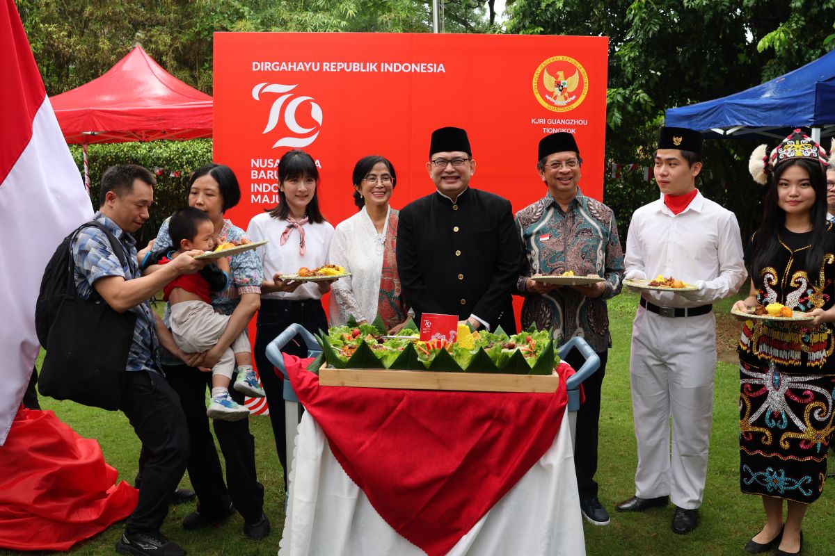 Konsulat Jenderal Guangzhou rayakan HUT RI di tengah guyuran hujan