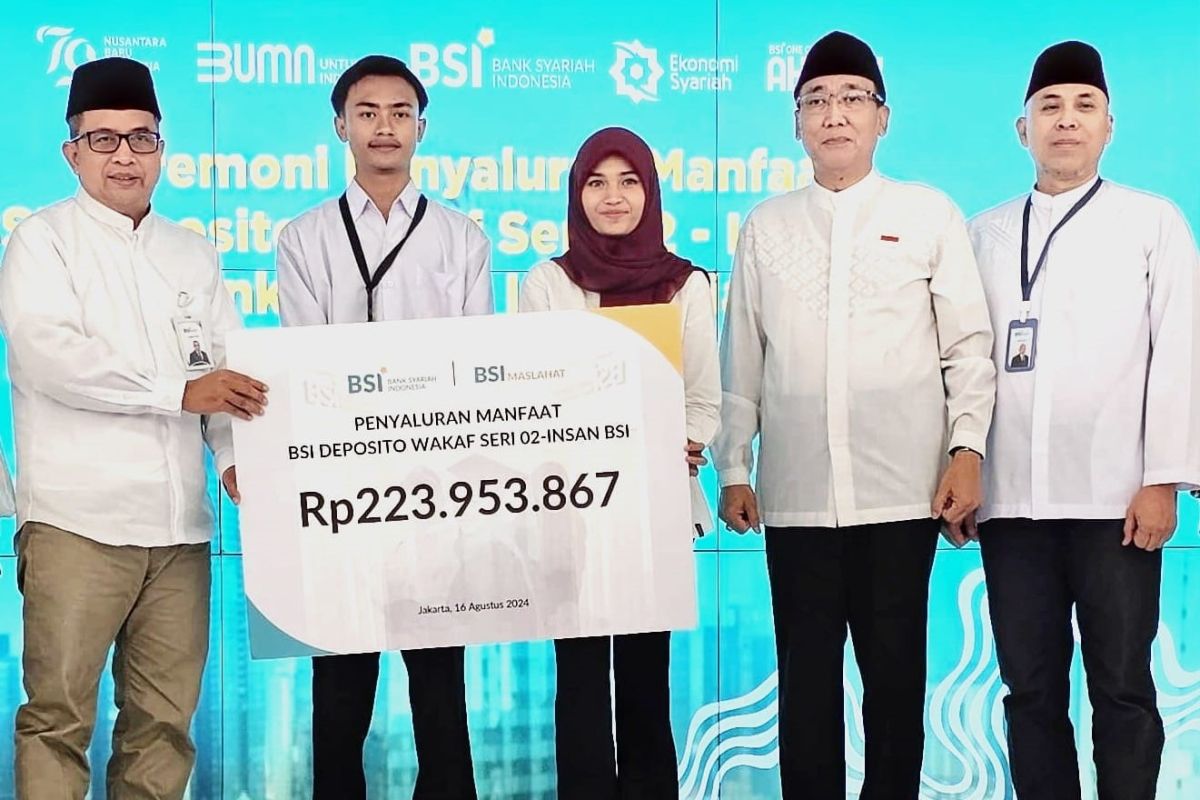 BSI salurkan beasiswa bagi 172 anak dari bagi hasil deposito wakaf