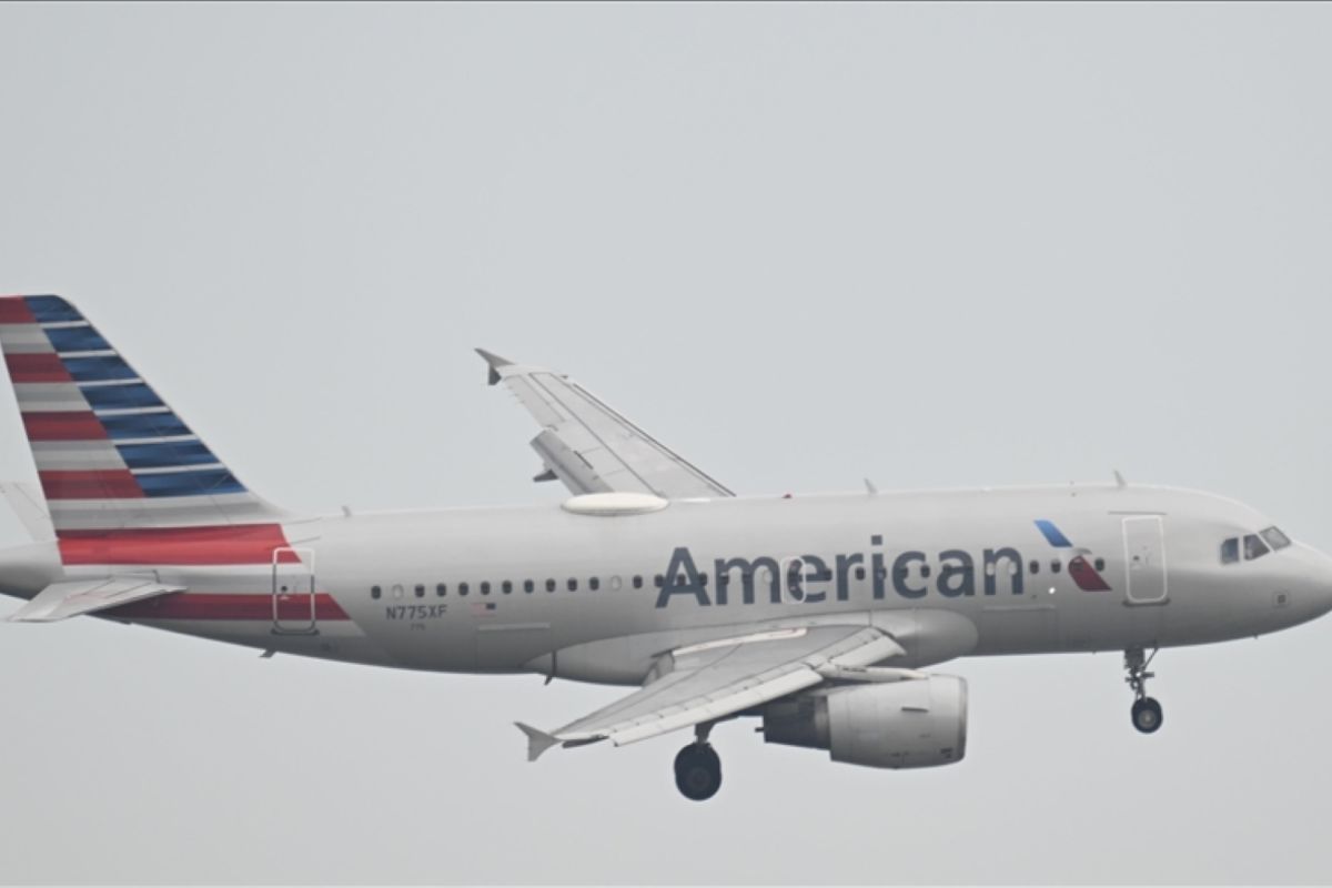 American Airlines setop terbang dari dan ke Israel hingga April 2025