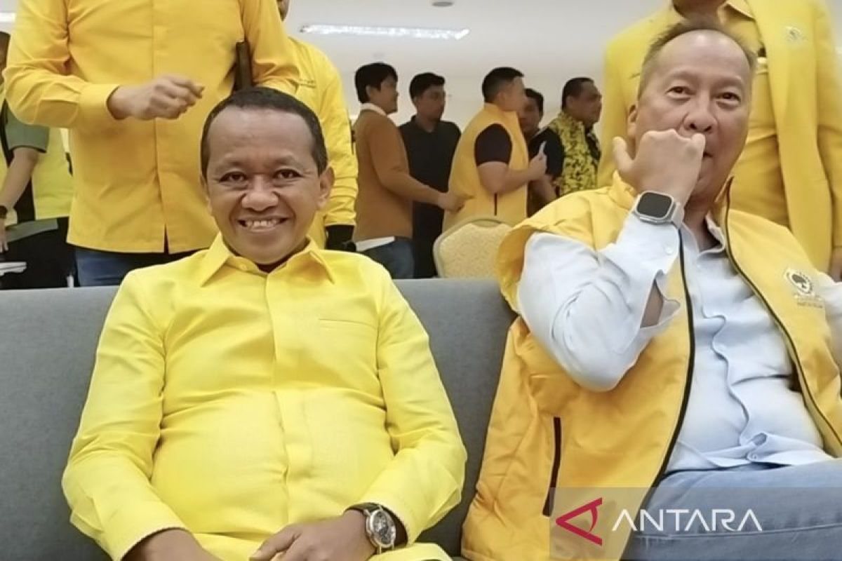 Bahlil tiba di Kantor DPP Golkar untuk daftar jadi calon ketua umum