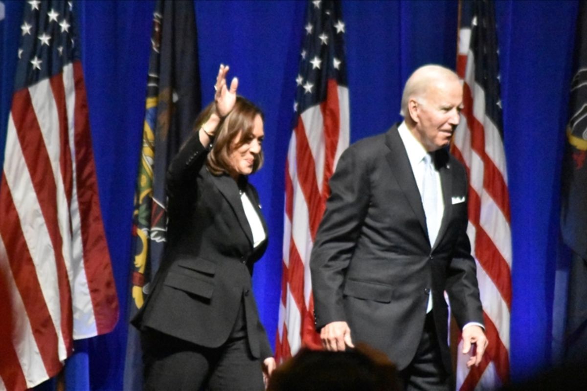 Biden tidak hadir dalam pidato penerimaan Harris di konvensi Demokrat